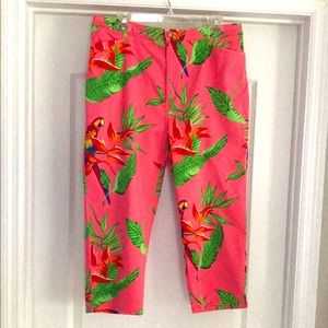 Bill Blass Jeans capris.